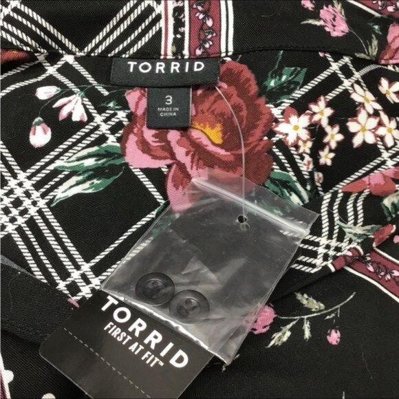 Torrid Women’s Patchwork Floral Challis Maxi Shirt Dress, Black, size 3 - Picture 8 of 11